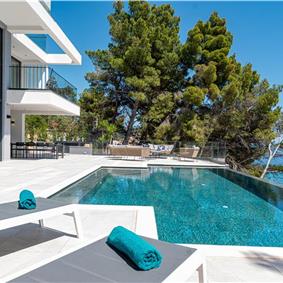 6 bedroom villa with infinity pool and sea views, Korcula Island, sleeps 12